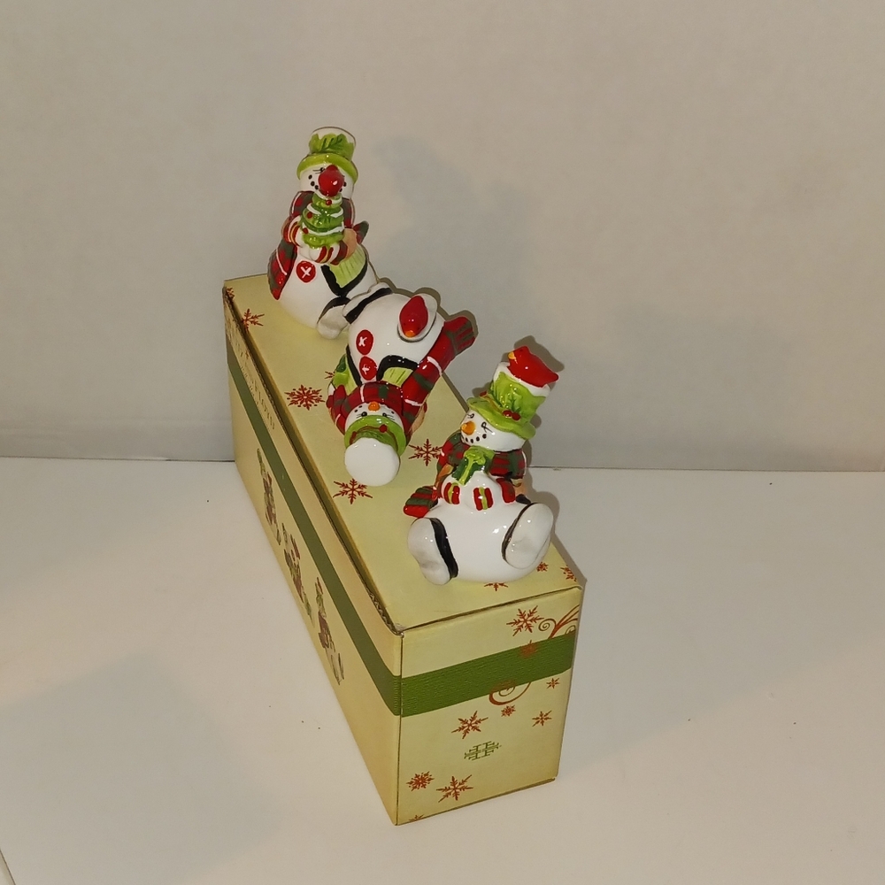Fitz and Floyd Holly Hat SnowmanTumblers - Picture 2 of 8